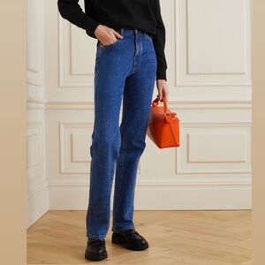 Vintage Levi’s 505 high-waisted dark-wash jeans. 💙